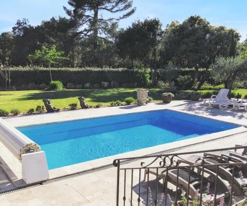 Villa élégante à Régusse avec piscine privée