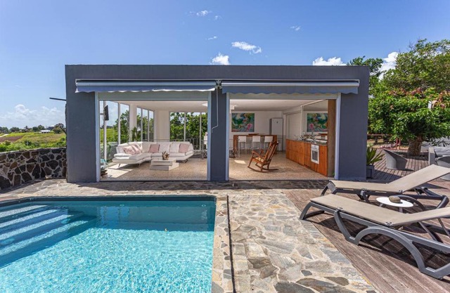 Villa élégante à Sainte-Rose avec piscine privée