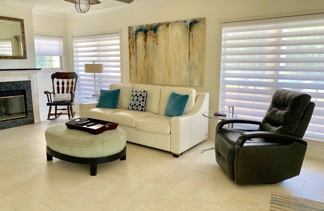 VILLA 2109 - Spacious & Remodeled 1 Bedroom - 1 1/2 Bath (2 King Beds)