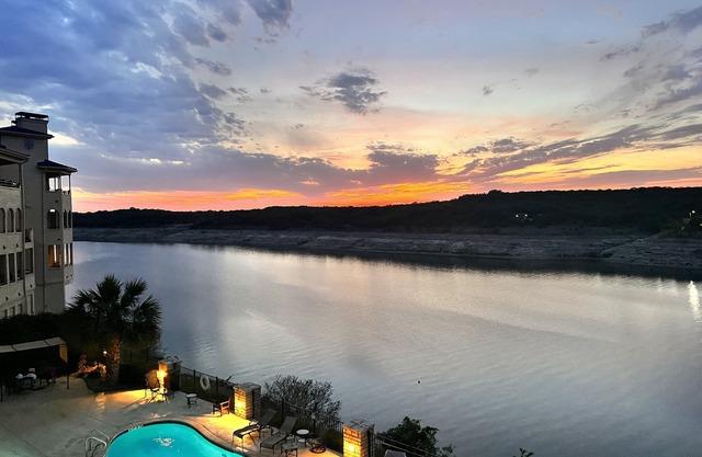 VILLA 3202 - Gorgeous Lakefront Condo - Amazing Panoramic Views & Luxury