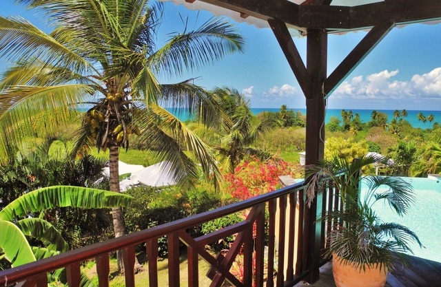 Villa 6/8 persons with swimming pool, panoramic view, 300 m from the beach