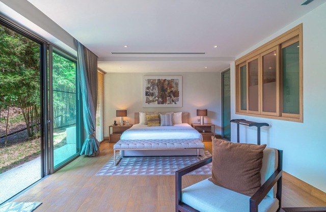 Villa 8 - Private Lake with 7 BRn