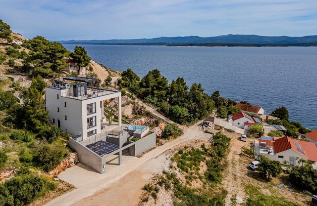 Villa Amorpha with Pool