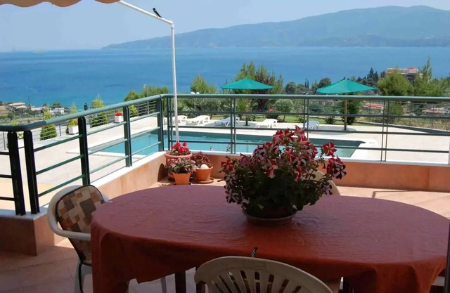 Villa Annabelle with swimming pool and beautiful sea view