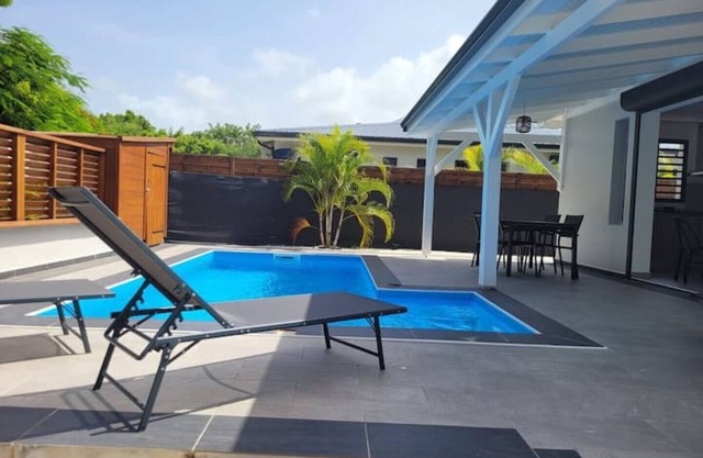 Villa Avec Piscine, 10 min Plage