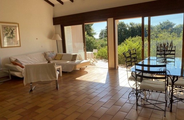 Villa avec un grand jardin