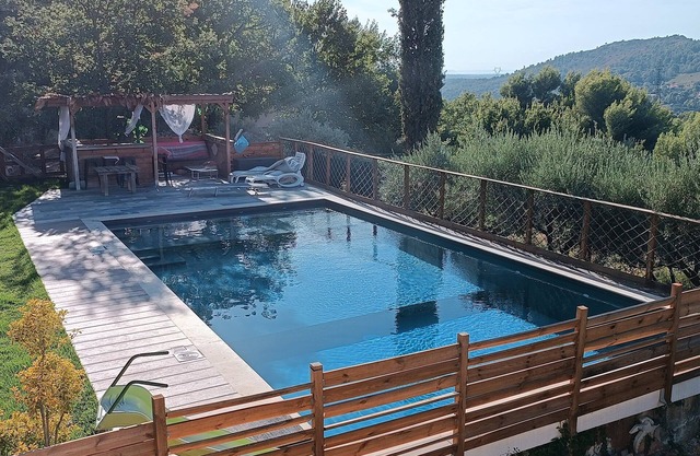 Villa Avec vue Panoramique et Piscine en Campagne