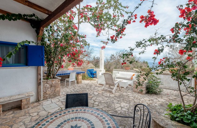 Villa "Azzurro Salento 4" with Sea View, Shared Pool & Wi-Fi