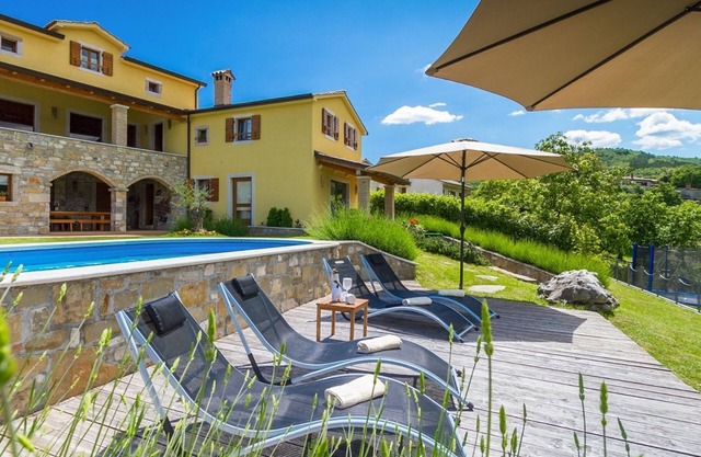 Villa Bacula with private pool, garden, free WiFi, free parking, quiet area
