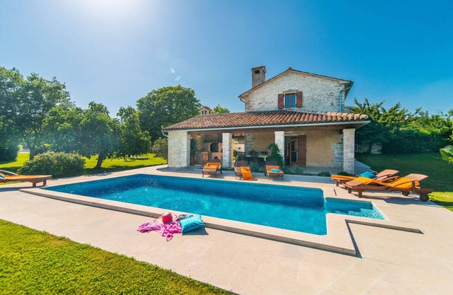 Villa Benina Rossa with large garden