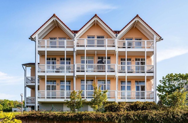 Villa Bergfrieden - fantastic sea view from the balcony, use of swimming pool and sauna