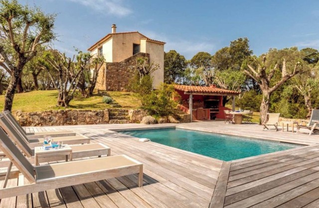 Villa 'Bicu Rossu' with Private Pool, Wi-Fi and Air Conditioning