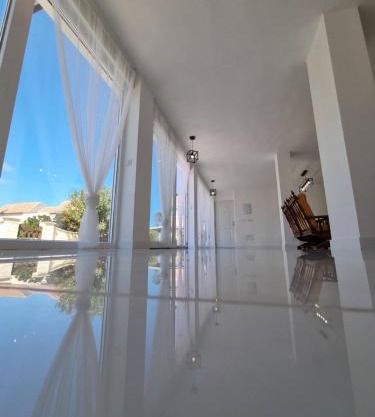 Villa Blanca Vista al mar, 30metros de la playa