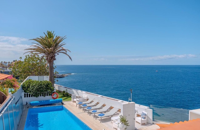 Villa Blanca Callao Salvaje. First line by the sea