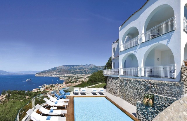 VILLA BLUMARINE - Six Bedroom Villa, Sleeps 12