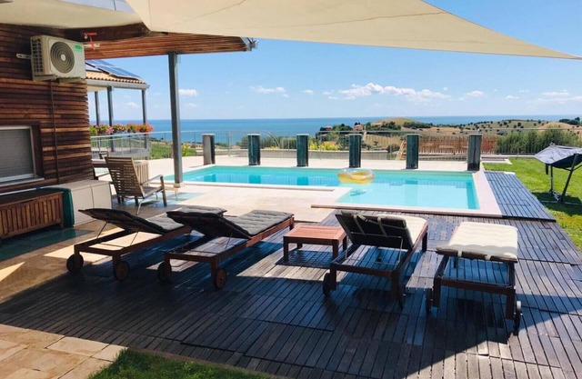 Villa Borsacchio with sea view