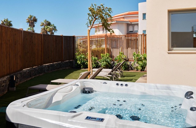 Villa by the Sea, golf and sports pier