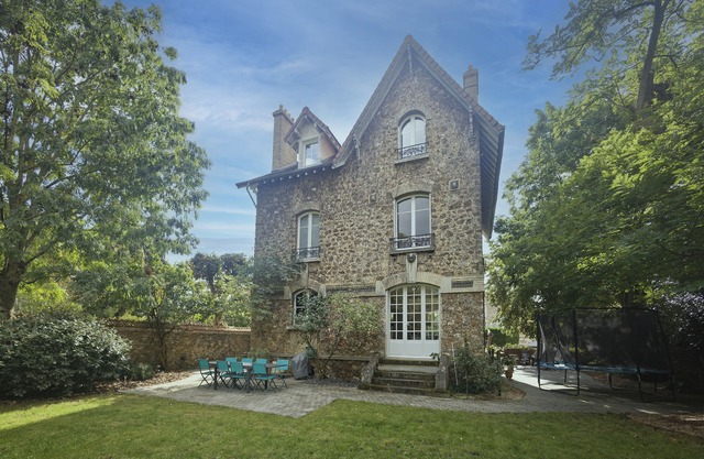 Villa Colombe - Les Demoiselles à Versailles