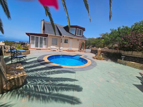 Villa Carlitos by Villas Vista Gomera