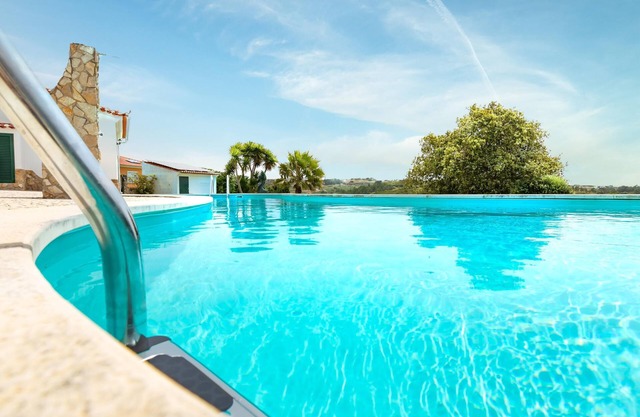 Villa "Casa Branca" with Mountain View, Pool, Wi-Fi, Garden & Terrace