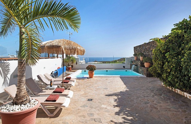 Villa "Casa Golondrina" with Sea View, Private Pool & Wi-Fi