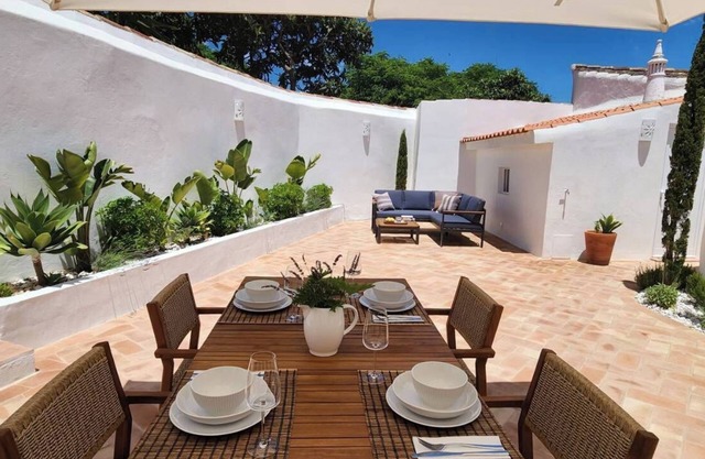 Villa Casa Nobre with Patio and Roof Top in the Historic Area