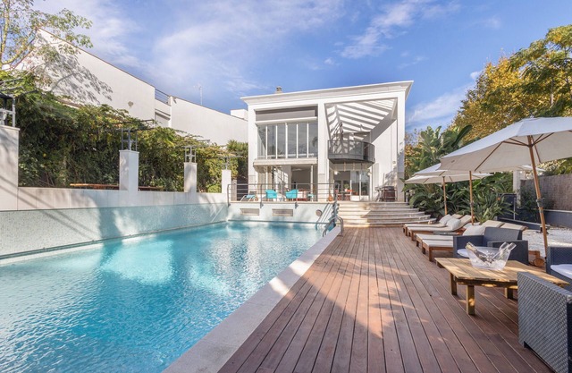 Villa 'Cela' with Sea View, Wi-Fi and Air Conditioning