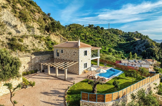 Villa Celestia Sleeps 6 with Pool