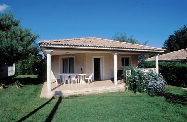 Villa Cigale 3 - 8 people 300m from the beach with shared pool