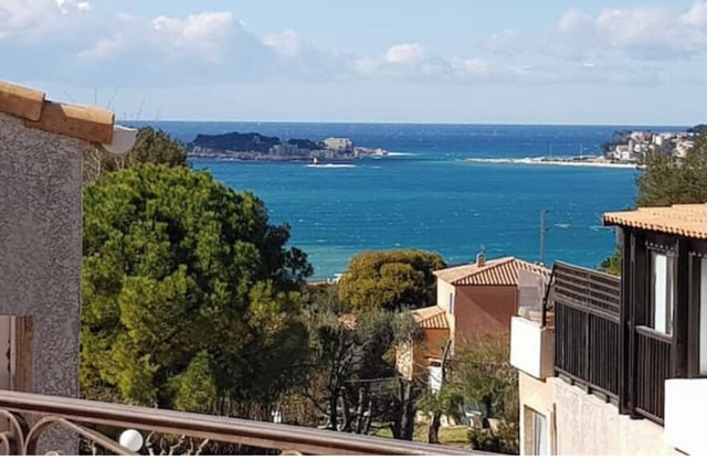 Villa Club de 48 m2, 2 Chambres, Wifi, Clim, vue Mer, 10 mn à Pieds de la Plage