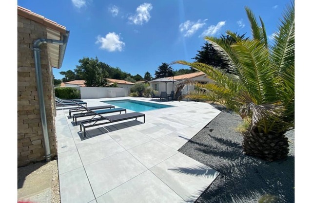 Villa CO LIB RI 200m from the sea with swimming pool.