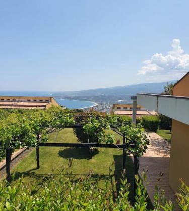 Villa con vista mare