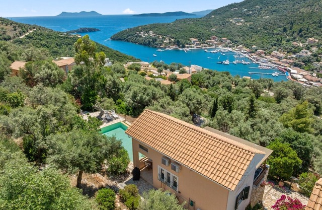 Villa Cristina - Charming Villa with Stone and Wood Elements in Sivota Bay