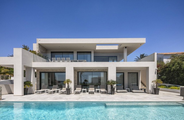 Villa da Raposa - Stunning ocean view luxury villa near beach!