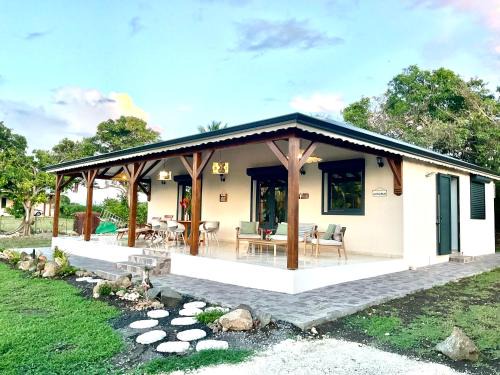 Villa de charme dans un verger tropical