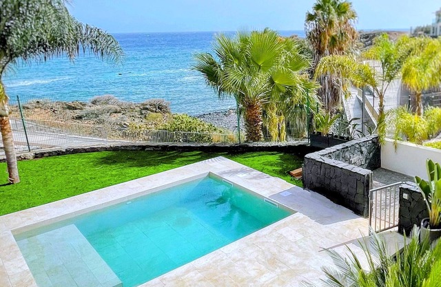 Villa de Lujo con Vistas al mar y Piscina Privada