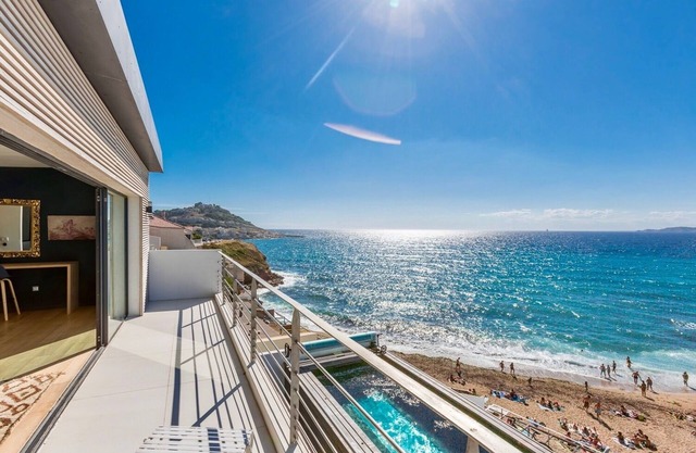 Villa de Luxe Pieds Dans Leau