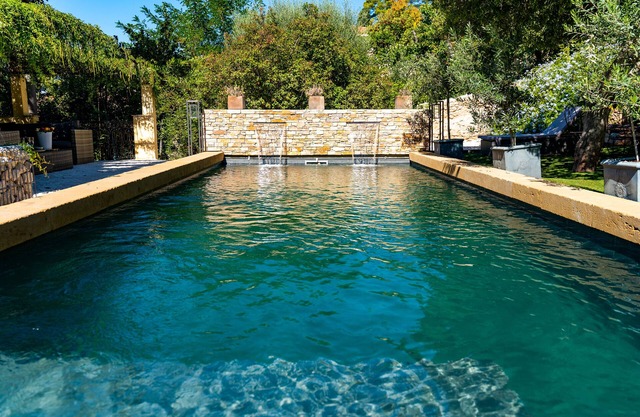 Villa de Maître du Xviiième Avec Piscine et Sauna
