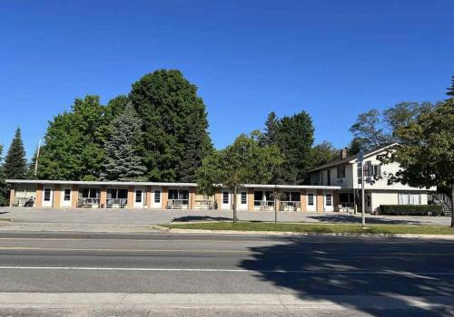 Villa De Moderne - adoba Inn Charlevoix