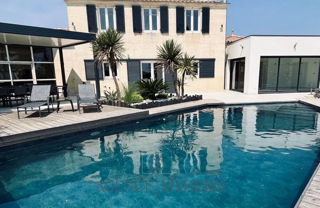 Villa de Prestige Avec Piscine Proche Pézenas !