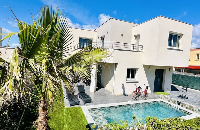 Villa de Vinci + air conditioning + swimming pool + 6 bicycles for 10 people