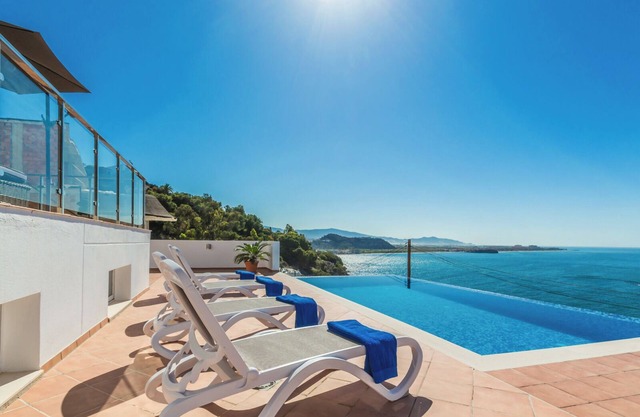 Villa Delfín Blanca with fantastic views and private pool