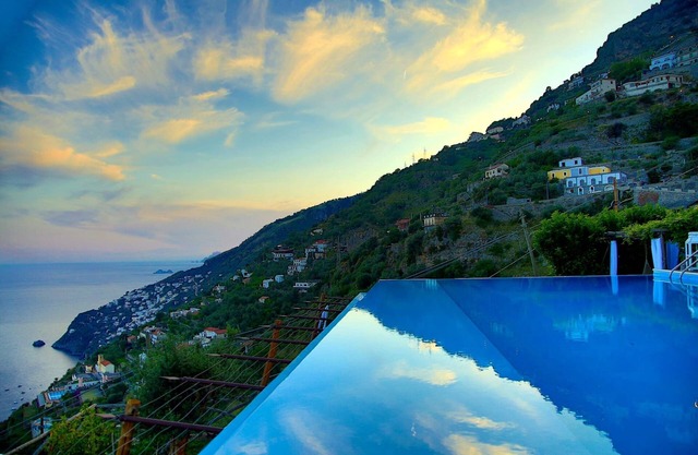 Villa Divino Promoted By WeekHomes.com