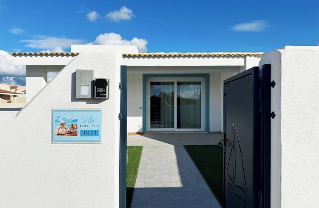 Villa Dolce Vita-new villa with garden 5 minutes from the beach