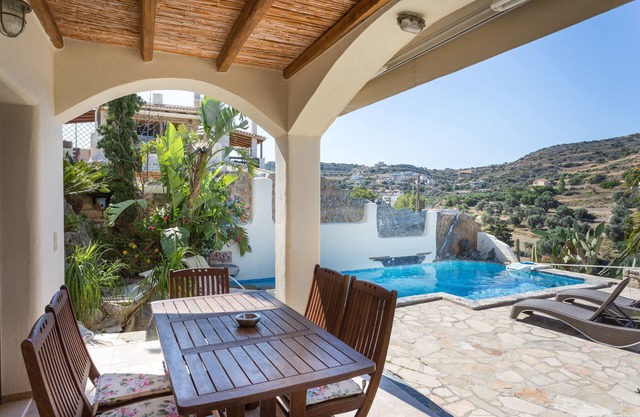 Villa Efrossini,pool,quite village,great sea view and nature!Internet100 Mbit/s