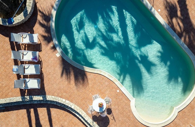 VILLA EGADI WITH POOL AND TENNIS COURT