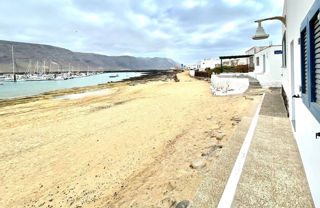 Villa en primera linea de oceano, en La Graciosa