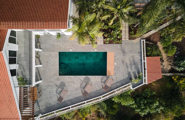 "Villa Encanta" with incredible views, heated pool and large sun terrace