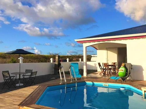 Villa enchanteresse au Moule avec piscine privée