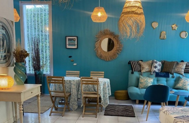 Villa Entre Pinède et Calanques de Marseille, 6 Chambres, 12 Couchages, Piscine